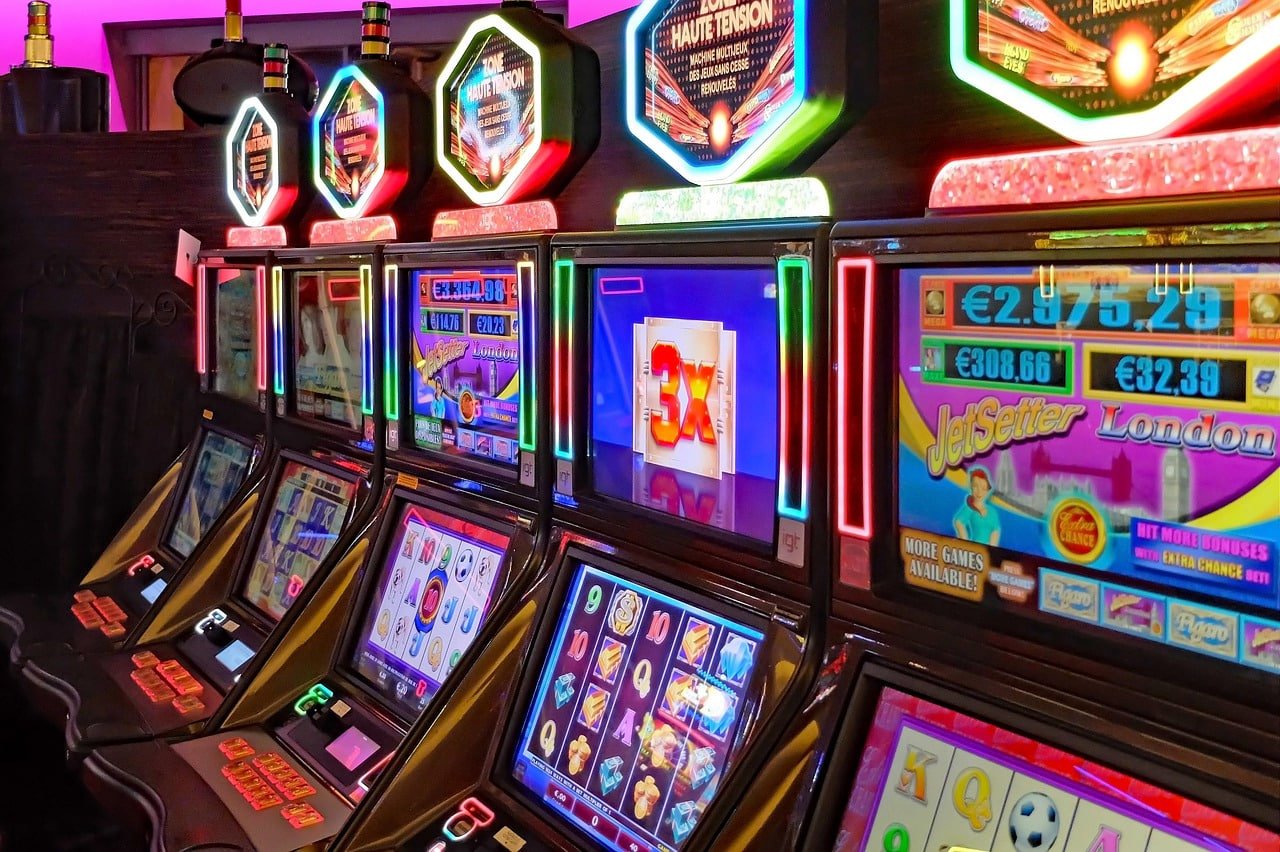 sg777 casino-style game selection including live dealer and slot titles